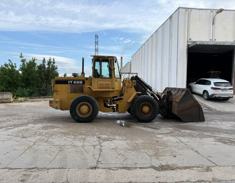 CATERPILLAR IT28B **HIGH DUMP**